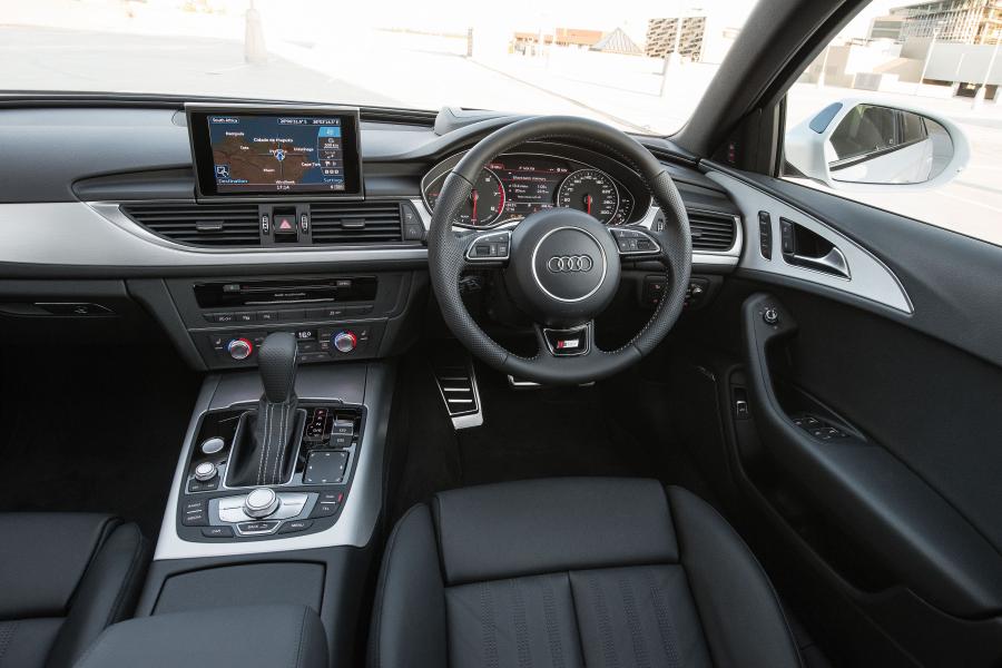 Торпедо Audi A6 TFSI S-Line Sedan (4G, C7) 2015 года  (ZA) (фото 11 из 12)
